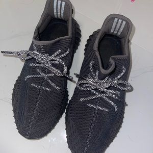yeezy 350 V2